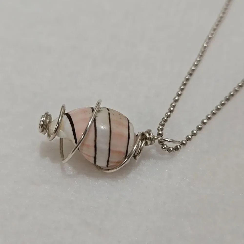 Pink Swollen Bubble Shell Necklace - Picture 1 of 8